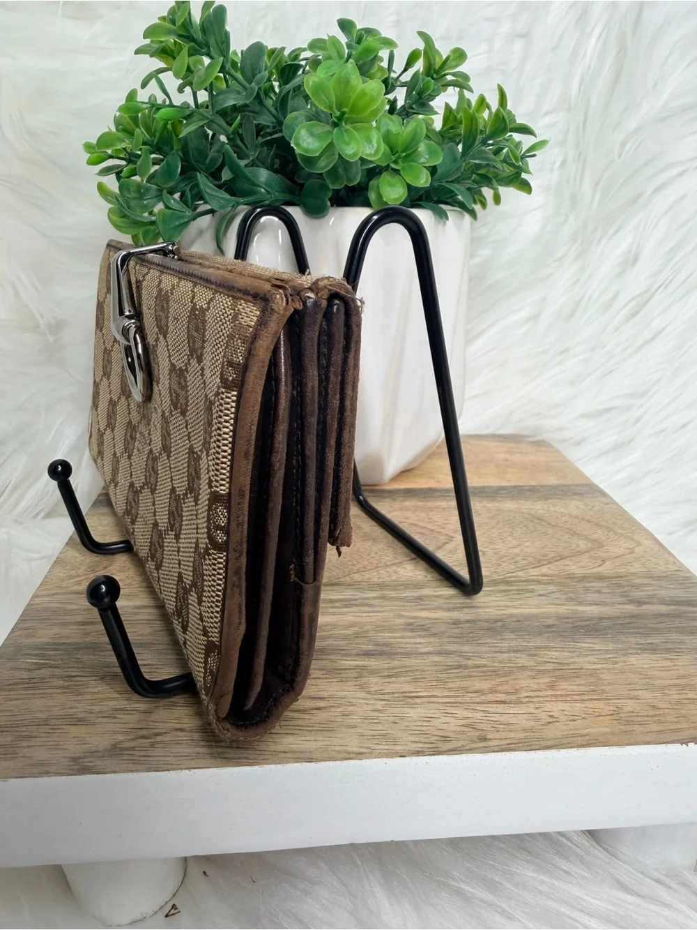 Gucci GG Canvas Continental Wallet with Ring Hardware - Picture 3 of 12